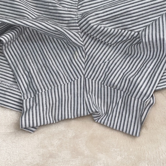 Gap Women’s Shorts size 14 regular - Picture 3 of 4